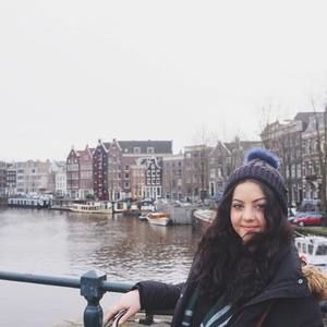 Meet your Posher, Christina